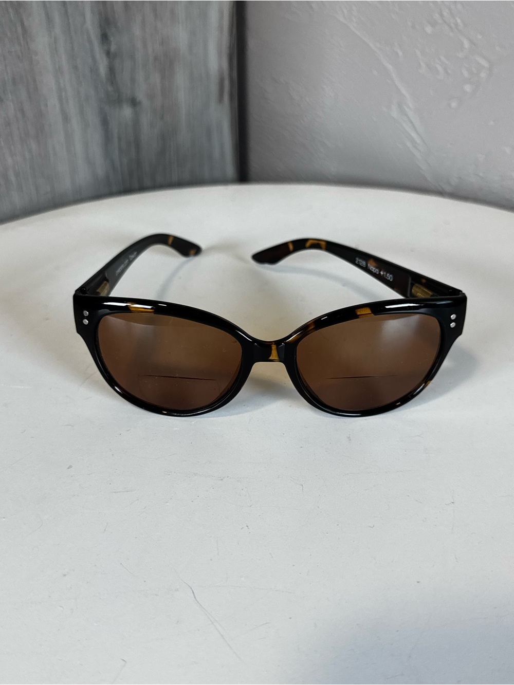 Peepers Napa +1.50 Bifocal Reader Sunglasses Brown Tortoise UV Readers